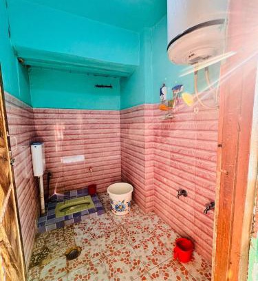 Srinagar House | Adil Paying Guest house Tangmarg,Gulmarg