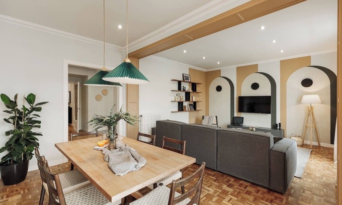 El Putget i Farro Apartment | Adile - 4 bedrooms and balcony in El Putxet