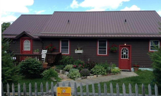 Lake Placid Apartment | Adirondack Abode - Cozy -Comfy -Convenient #200207