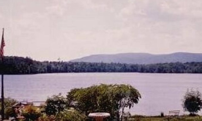 Queensbury Cottage | Adirondack Lake Front Cottage