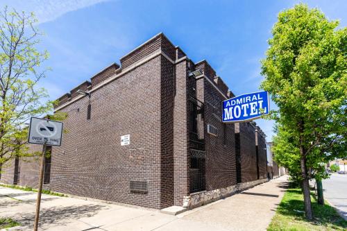 Chatham Hotel | Admiral Motel By OYO Chicago I-94