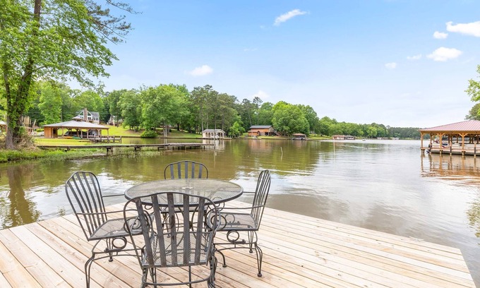 Milledgeville House | Admiral's Retreat | Pickleball Court, Dock, & Game Room!