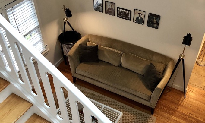 Weston Cottage | Adorable 1-Bedroom Cottage in Weston, CT