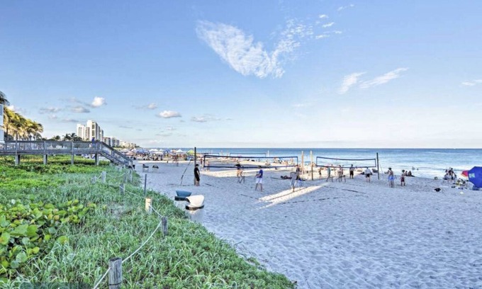 Deerfield Beach Cottage | Adorable 1bdr cottage steps to beach!