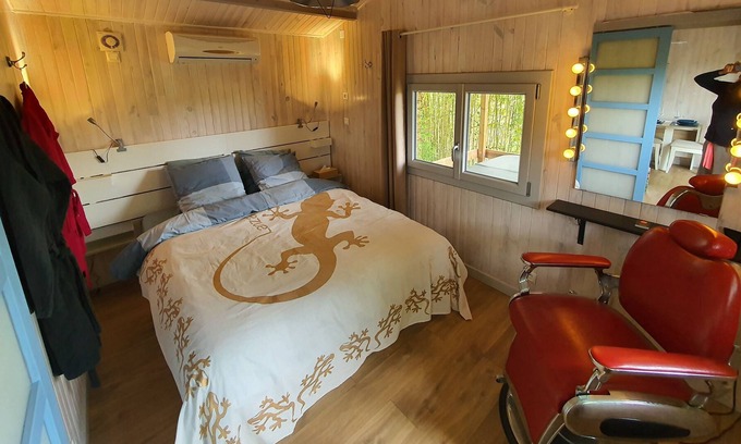 Couteron Ski Chalet | Adorable chalet with private jacuzzi st victoire view