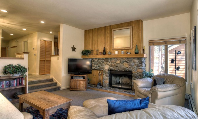 Incline Village Apartment | Adorable Condo close to Hyatt/Casino (MC232)