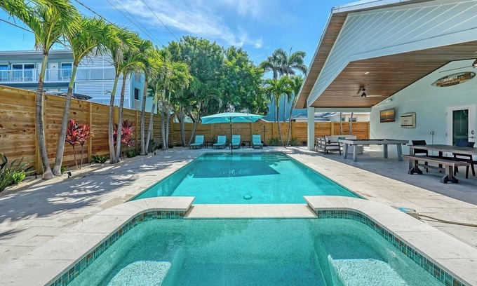 Bradenton Beach House | Adorable Cottage Close to Beach w/Heated Pool & Hot Tub, FREE WiFi & Trolley.