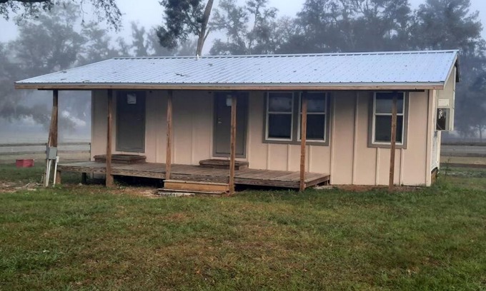 Fellowship Apartment | Adorable Cottage on farm- 10 mins to WEC