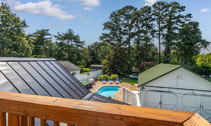 Urbanna House | Adorable Cottage w/Pool & Hot Tub In the Heart of Urbanna
