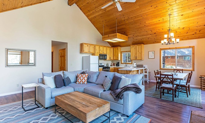 Truckee Cabin | Adventure in style at Tahoe Donner, you'll love it and so will your pup!