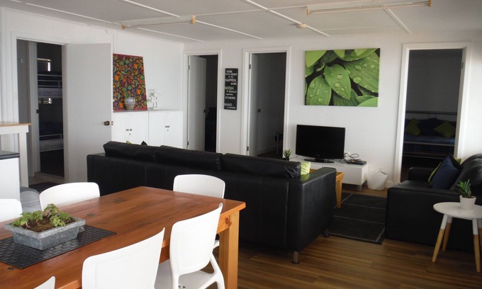 Yorke Peninsula Hotel | Aegean, Black Point, South Australia