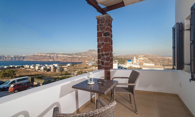 Akrotiri House | Aelia Suites