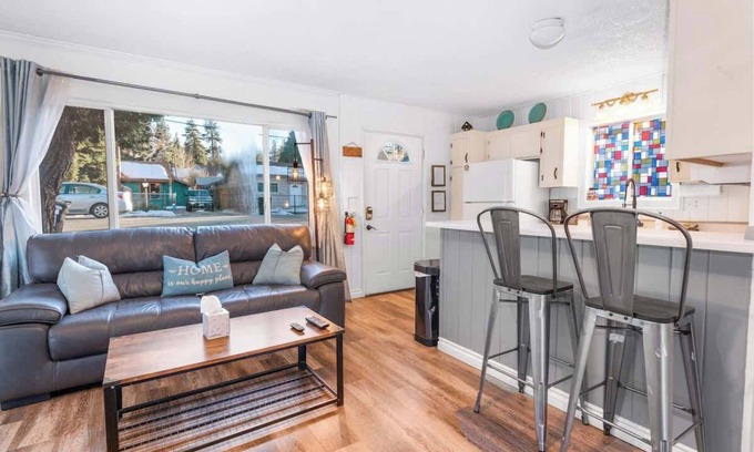 Big Bear City House | Aerobear Den Fenced Pup Friendly Spa