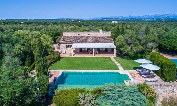 Maria de la Salut Villa | Aesthetically designed holiday finca.