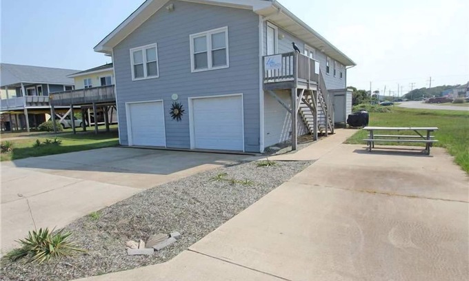 Kill Devil Hills House | Affordable Family Vaca 380 steps to the Beach