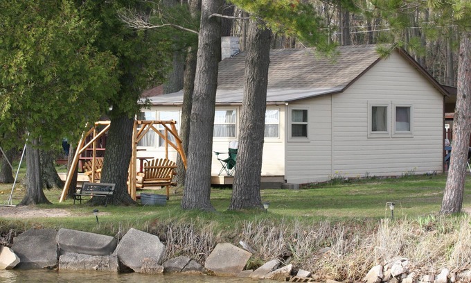 Honor Cabin | Affordable Family Fun on the Platte Lakes Van Hammen Cottage #3