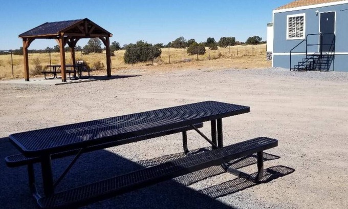Valle Cabin | Affordable Getaway Sleeps 8 near Grand Canyon