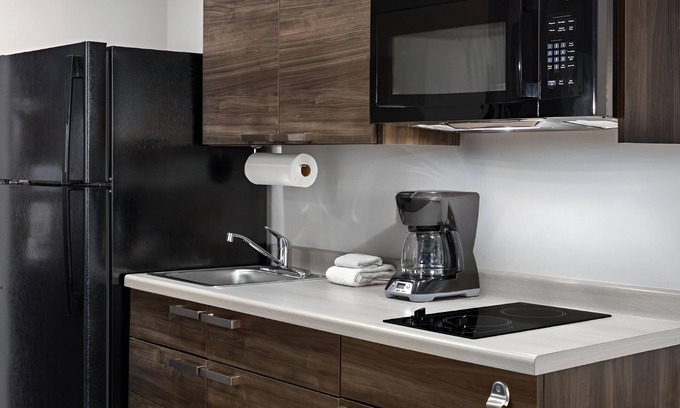 Westgate Hotel | Affordable Room w/Kitchen Close to New River Air Station Perfect For Families