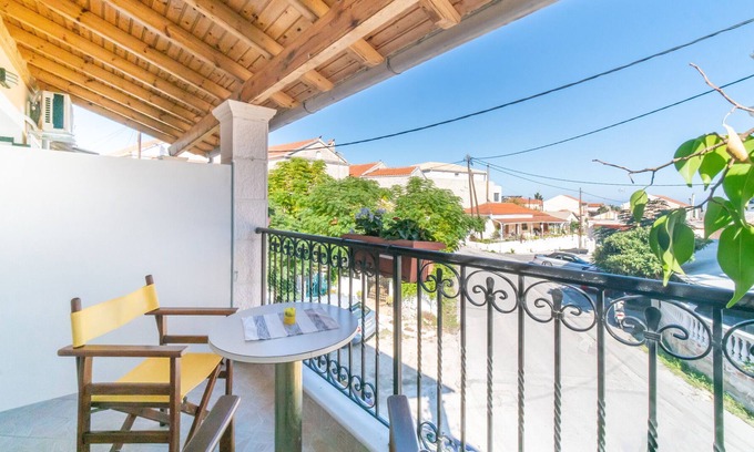 Molos Apartment | "Afrodite Lefkimmi Apartment 1" with Balcony & Wi-Fi