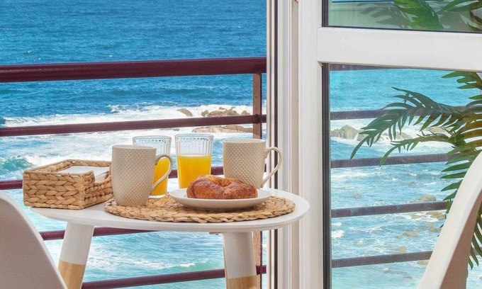 Malpica de Bergantinos Apartment | AG Miramar Malpica house with a view to Beach X4
