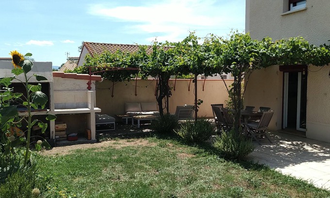 Les Hauts de Canet House | Agréable Maison Avec Jardin Ombragé