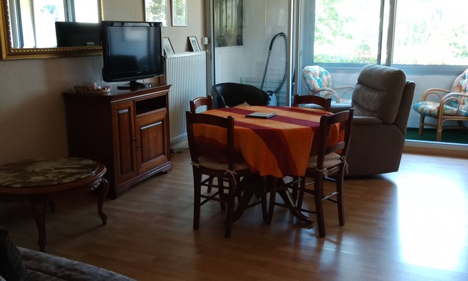 Vannes Apartment | Agreable T2 AU Calme 300 M Port DE Vannes
