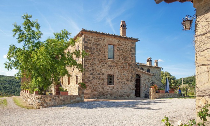 Montalcino House | AGRITOURISM PERTIMALS