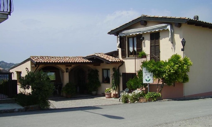 Montecalvo Versiggia House | Agriturismo Bagarellum