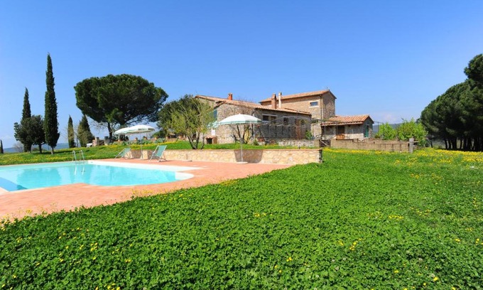 Semproniano House | Agriturismo Montecchio