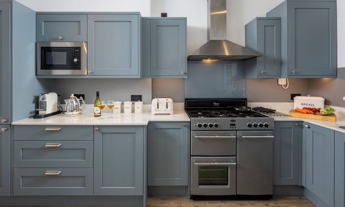 St Ives Cottage | Ahoy There - Three Bedroom Cottage, Sleeps 6