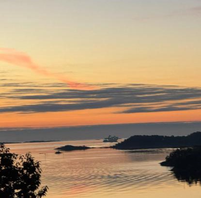 Kristiansand Apartment | Aid og Svein’ s sentrumsnære panorama hjem
