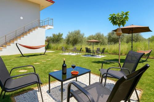 Asprovalta Apartment | Aigli Garden Getaway, Escape Close to Vrasna Beach