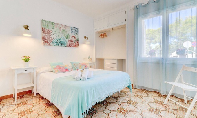 Alcudia Apartment | Aiguamarina Beach apartment in Puerto de Alcudia, close to the beach