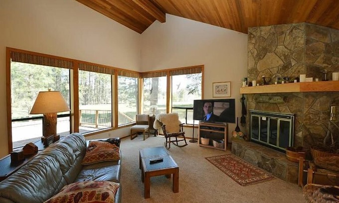 Black Butte Ranch House | Air Conditioned/Unobstructed View of Golf Course