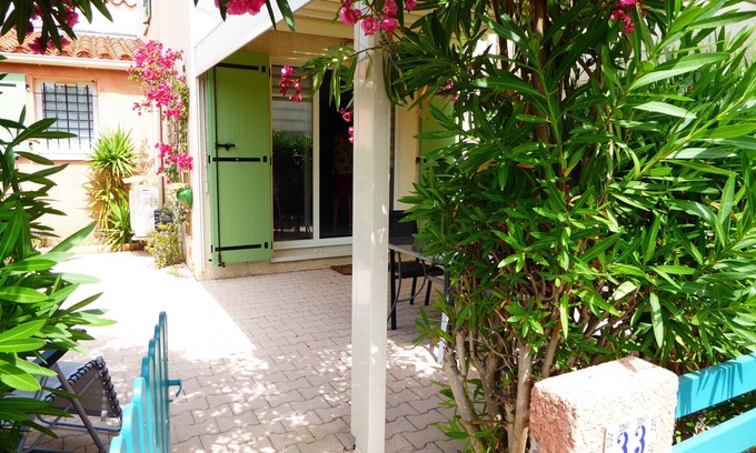 Argeles-sur-Mer Villa | Air-Conditioned Cottage with Large Terrace, Near Beach and Shops
