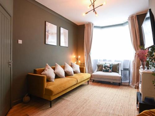 Southsea House | Air Maison - Relaxing 3 Bedroom Apartment