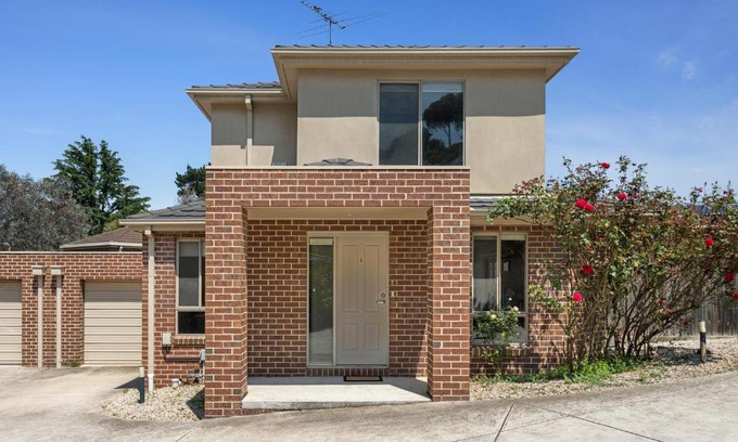 Airport West House | Airport West Stunner by Ready Set Stay