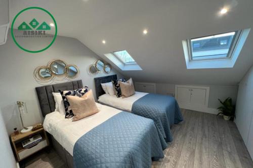 North Finchley Apartment | Aisiki Apartments at Stanhope Road, North Finchley, Airconditioned Multiple 2 or 3-Bedroom, Pet Friendly Duplex Flats, King or Twin Beds with Free Wi-Fi