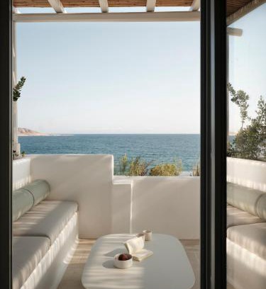 Naousa Hotel | Akria Seaside Suites