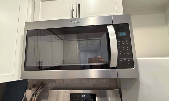 South Central Omaha Apartment | Aksarben - second floor- close to I-80