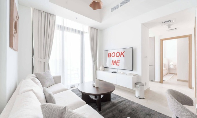 Jadaf Apartment | Al Jaddaf sleeps 4 with Swimming Pool and Gym!