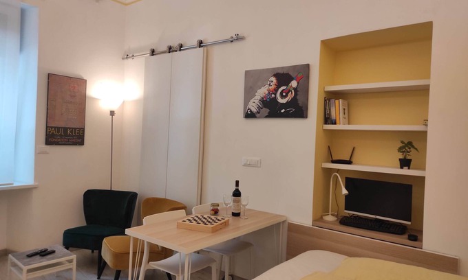 San Donato Apartment | AL REGINA, SMART STUDIO IN SAN DONATO TORINO. FREE PARKING 50 METERS AWAY.