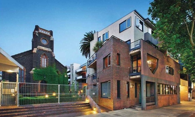 St Kilda Apartment | Alameda Apartment by Ready Set Stay - Linen, WIFI, Across from Albert Park Lake