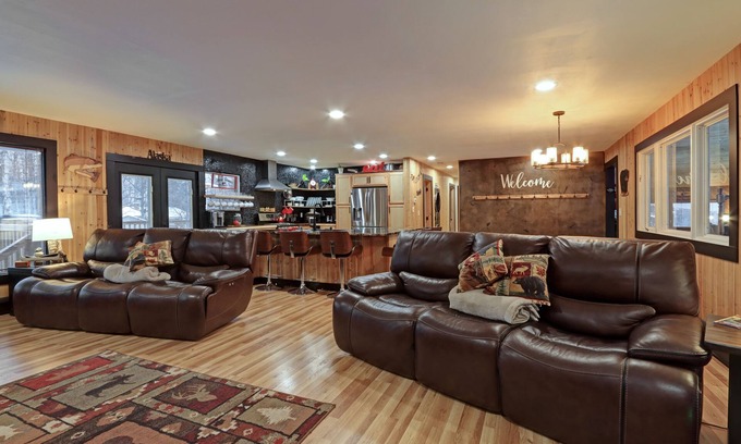 Sand Lake House | Alaskan 2300 sq ft Modern Cabin Hotel Like home with Hot Tub