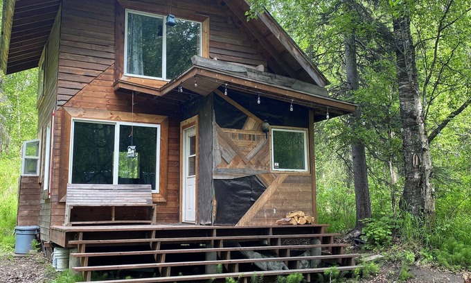 Sutton-Alpine Cottage | Alaskan tiny-home with sauna and WiFi