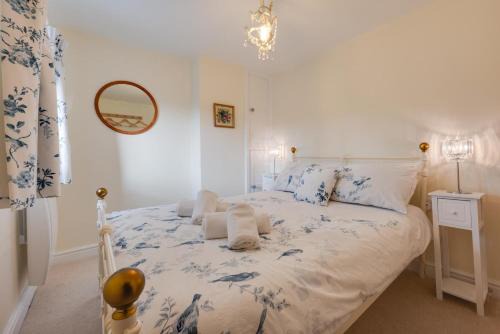 Holt House | Albertine