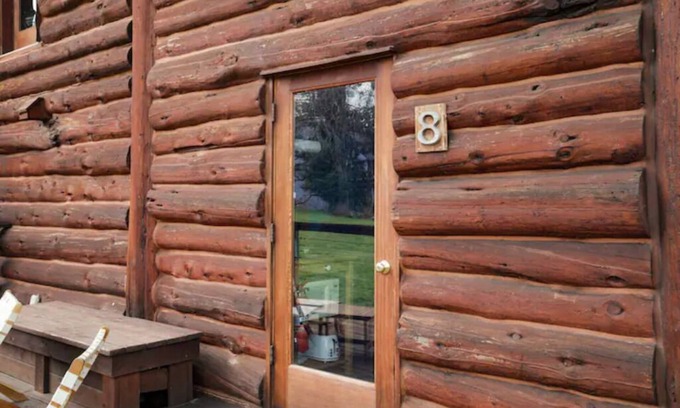 Stevenson Cabin | Alder Cabin at Wilder and Pine Riverside Cabins