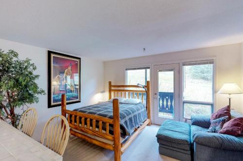 Alyeska Hotel | Aleyska East Condo 210