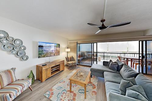 Historic Kailua Village Apartment | Alii Villas 307