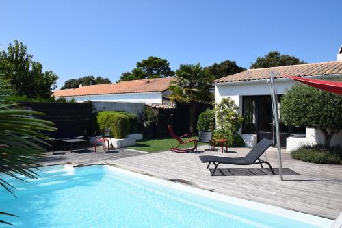 Rivedoux-Plage House | ALIZÉ grande maison avec piscine chauffée